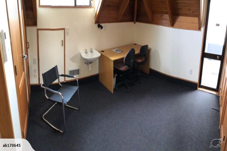 Photo of property in 2f Dodson Avenue, Milford, Auckland, 0620