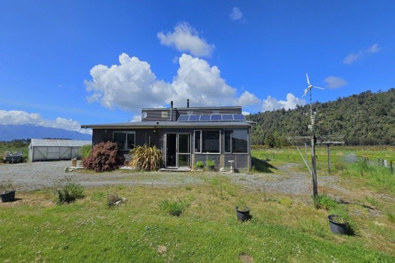 Photo of property in 711b La Fontaine Road, Harihari, 7884