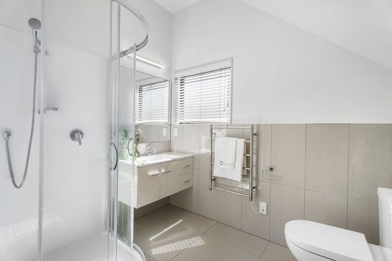 Photo of property in 1a Parkwood Crescent, Gulf Harbour, Whangaparaoa, 0930