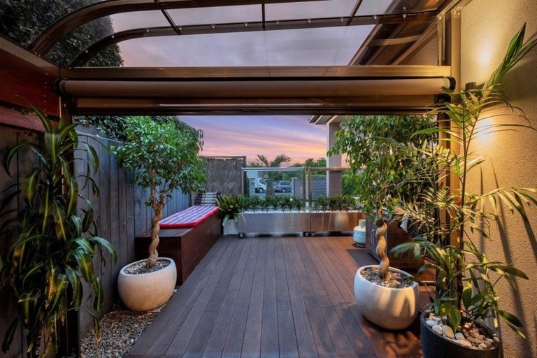 Photo of property in 12 Corsica Way, Karaka, Papakura, 2113