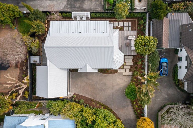 Photo of property in 1 William Bond Street, Stanley Point, Auckland, 0624