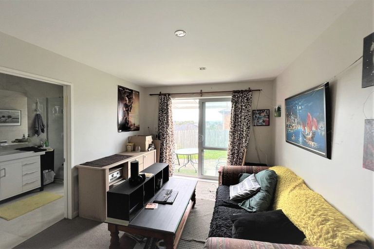 Photo of property in 27 Mantra Road, Massey, Auckland, 0614