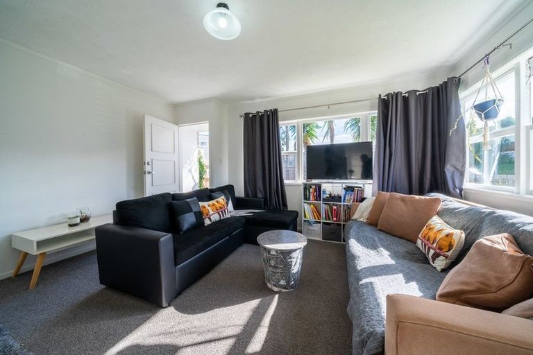 Photo of property in 1/8 Waikaremoana Place, Pakuranga Heights, Auckland, 2010