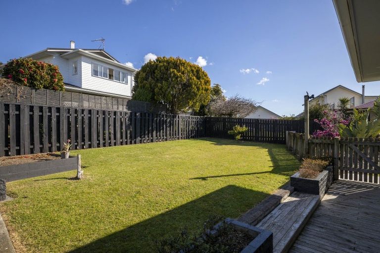 Photo of property in 27 Glamis Avenue, Bell Block, New Plymouth, 4312