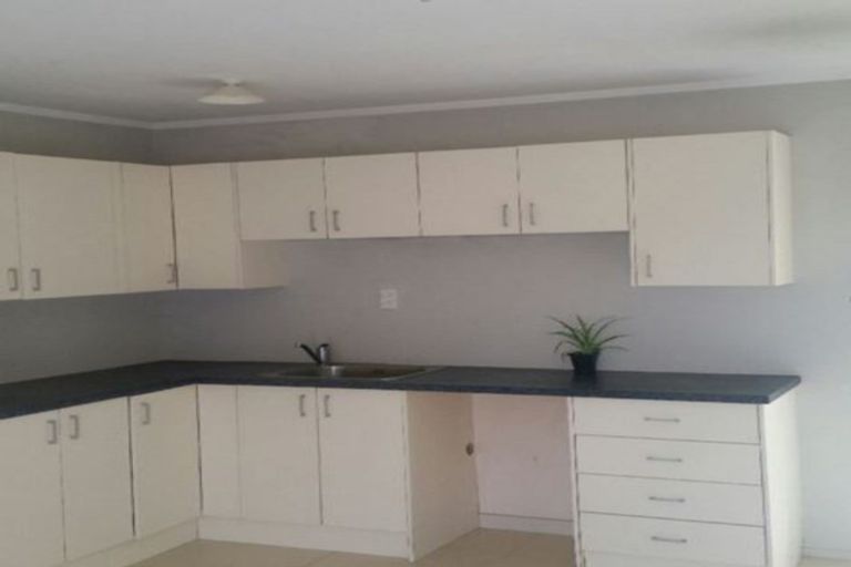 Photo of property in 18 Matilda Place, Weymouth, Auckland, 2103