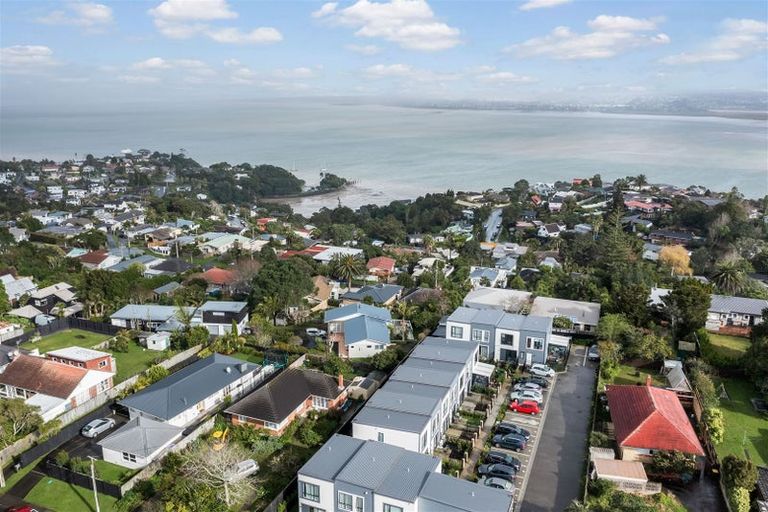 Photo of property in 18 Patariki Way, Beach Haven, Auckland, 0626