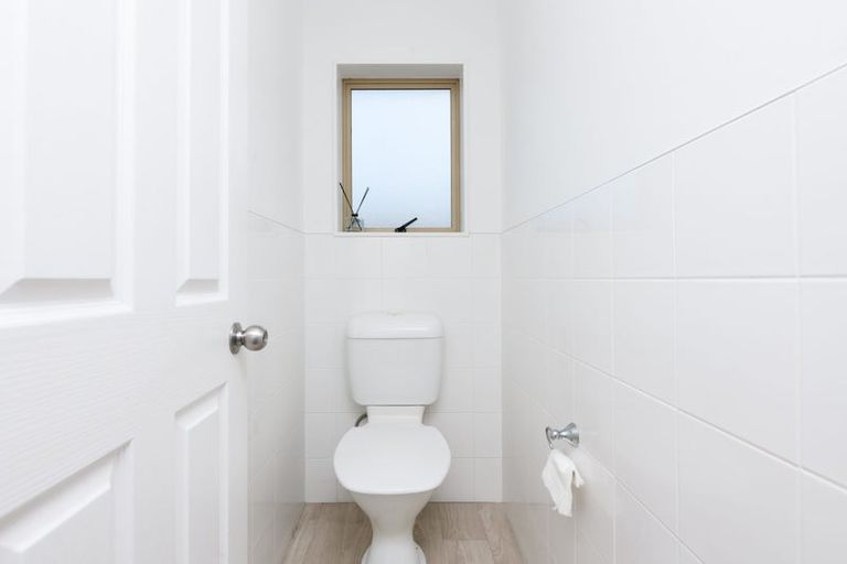 Photo of property in 17 Gendo Avenue, Henderson, Auckland, 0612