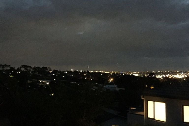 Photo of property in 9 Erica Road, Sunnynook, Auckland, 0620