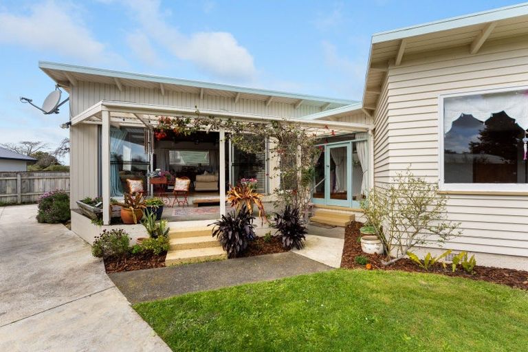 Photo of property in 84 Pahiatua Street, Hokowhitu, Palmerston North, 4410