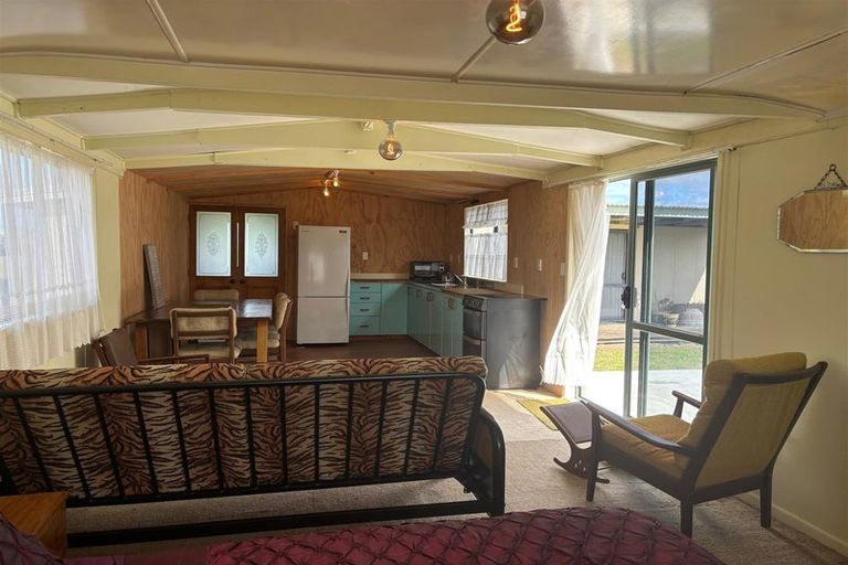 Photo of property in 98 Pukehina Parade, Pukehina, 3189