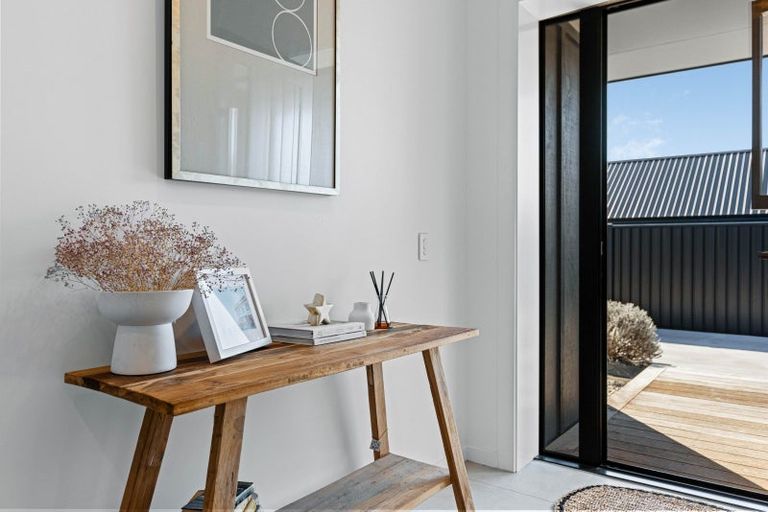 Photo of property in 38 Stratford Drive, Mount Pisa, Cromwell, 9383