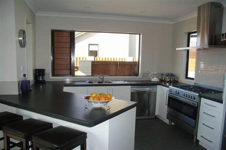 Photo of property in 9a Gillean Street, Havelock North, 4130