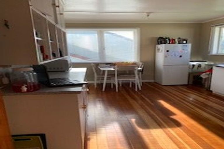 Photo of property in 60 Tremewan Street, Tawa, Wellington, 5028