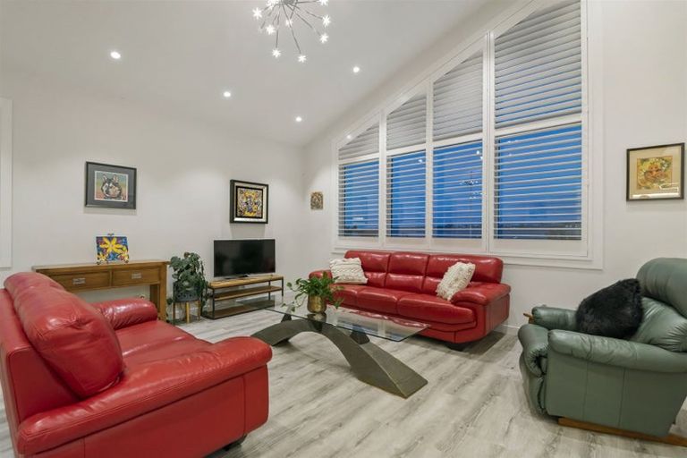 Photo of property in 26 Tawatawa Street, Long Bay, Auckland, 0630