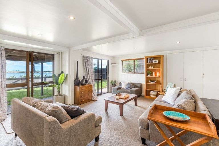 Photo of property in 33 St Annes Crescent, Wattle Downs, Auckland, 2103