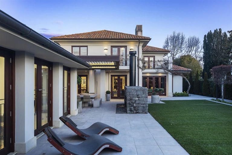 Photo of property in 87 Merivale Lane, Merivale, Christchurch, 8014