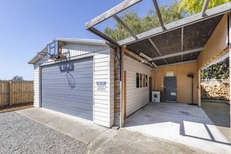 Photo of property in 104 Main North Road, Woodend, 7610