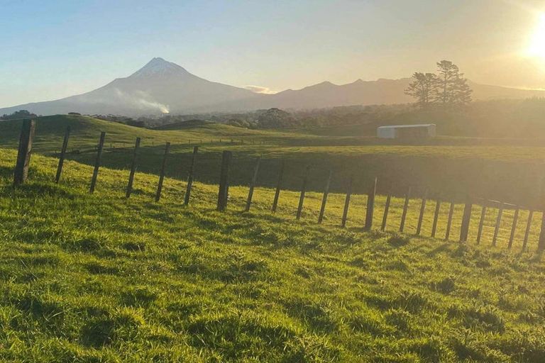 Photo of property in 137 Lincoln Road, Inglewood, 4389