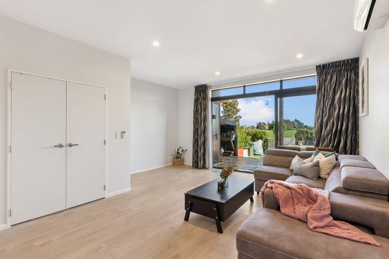 Photo of property in 17 Battalion Drive, Papakura, 2110