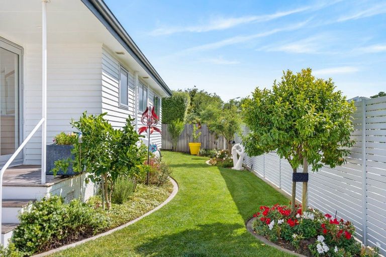 Photo of property in 7 Enfield Road, Hospital Hill, Napier, 4110