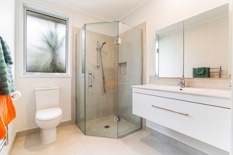 Photo of property in 16b Elizabeth Street, Orewa, 0931