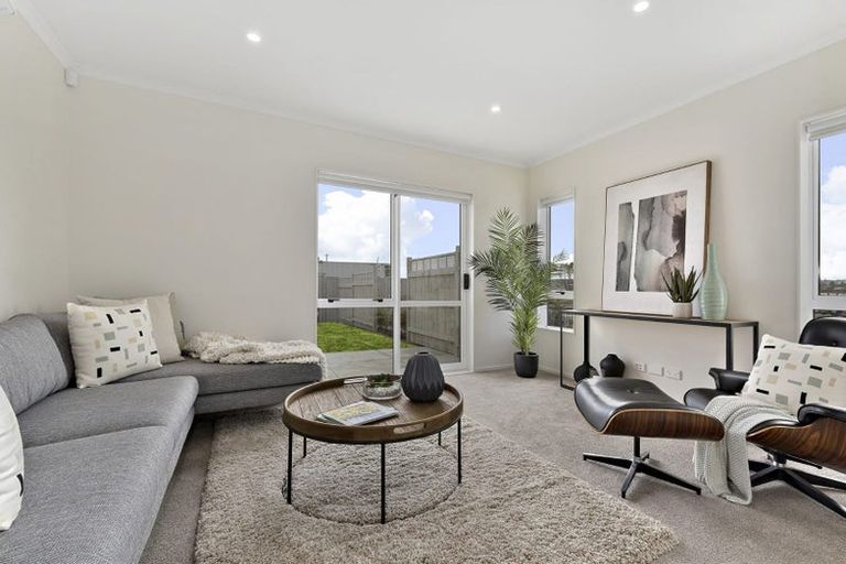 Photo of property in 7 Pepene Avenue, Takanini, 2112