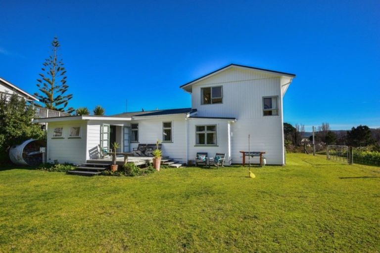 Photo of property in 33 Kuku Avenue, Mahia, 4198