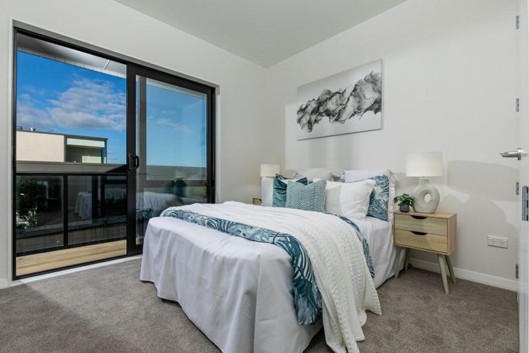 Photo of property in 167a East Coast Road, Castor Bay, Auckland, 0620
