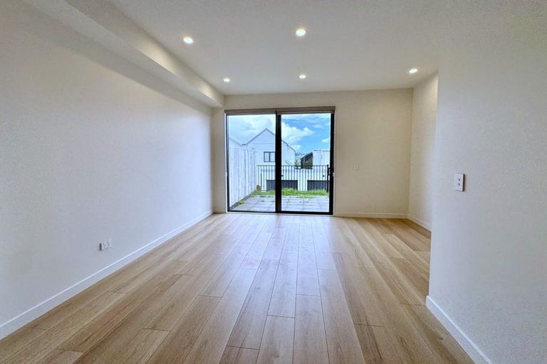 Photo of property in 14 Porowha Road, Westgate, Auckland, 0814