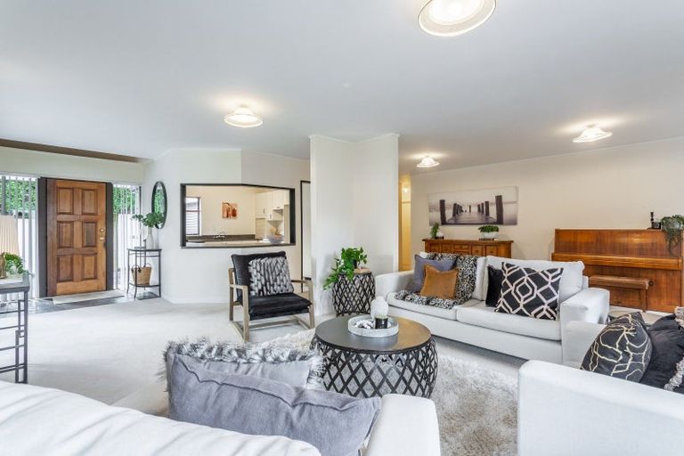 Photo of property in 4 Sutherland Avenue, Silverstream, Upper Hutt, 5019