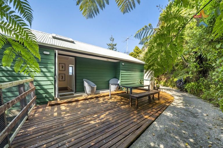 Photo of property in 93 Miromiro Road, Normandale, Lower Hutt, 5010