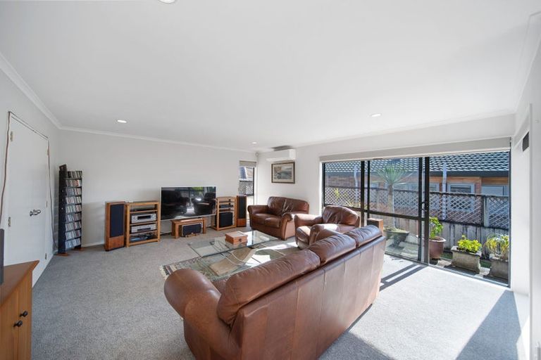 Photo of property in 26 Carriage Close, Northpark, Auckland, 2013