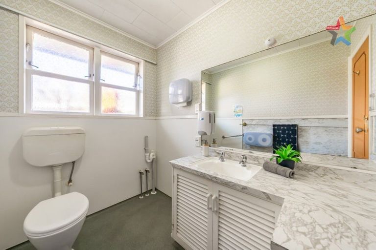 Photo of property in 3 Waddington Drive, Naenae, Lower Hutt, 5011