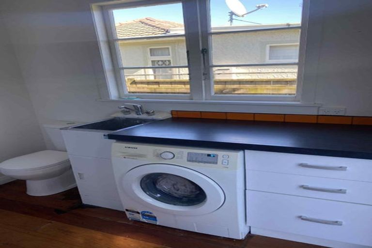 Photo of property in 25 Liverpool Street, Takaro, Palmerston North, 4412