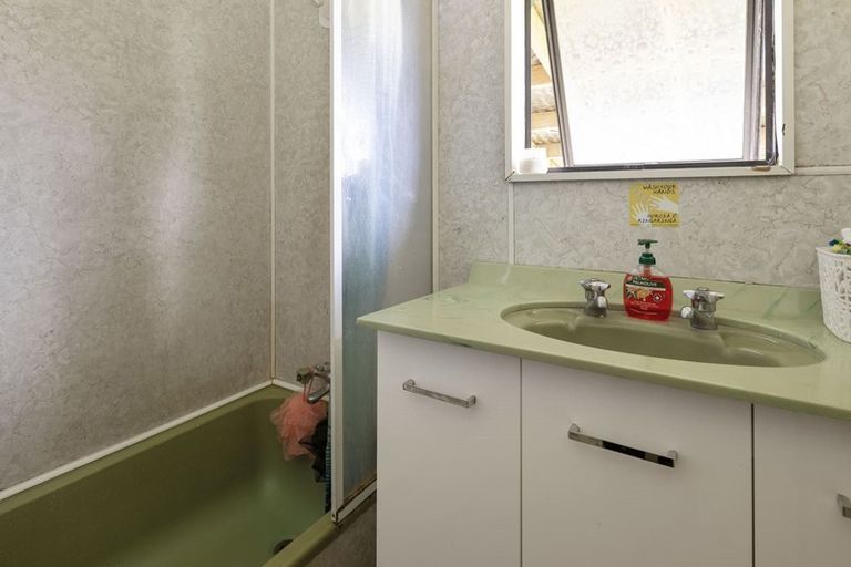 Photo of property in 77 Thomas Crescent, Western Heights, Rotorua, 3015