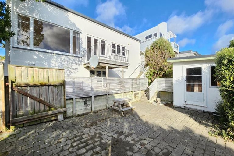 Photo of property in 73 Maupuia Road, Maupuia, Wellington, 6022