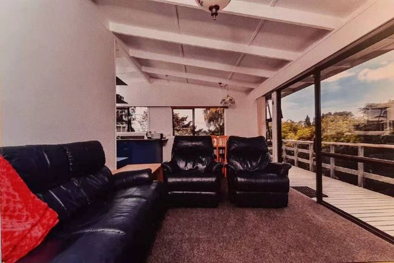 Photo of property in 15 Rata Road, Stanmore Bay, Whangaparaoa, 0932