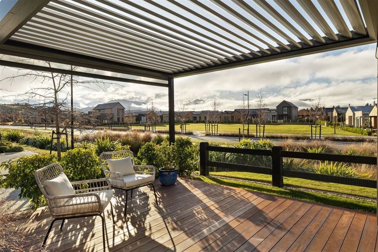 Photo of property in 6 Learning Rock Lane, Wanaka, 9305