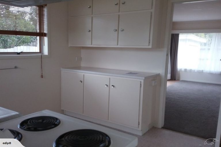 Photo of property in 2/16 Mannering Place, Hillcrest, Auckland, 0627