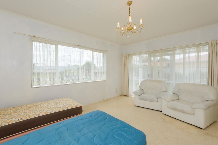Photo of property in 12 Birmingham Street, Takaro, Palmerston North, 4412