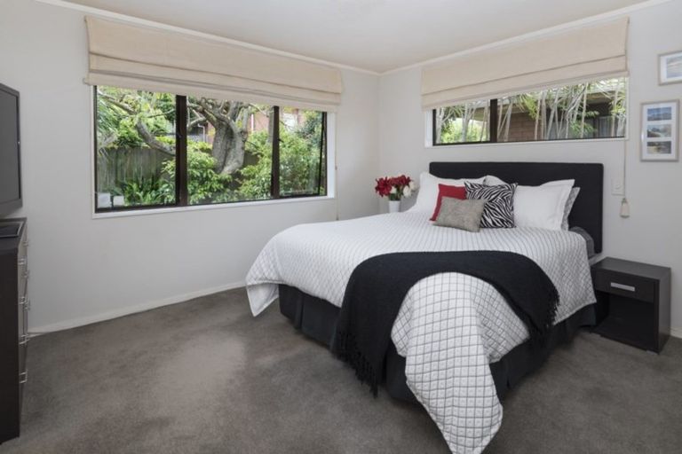 Photo of property in 2/98 Gosford Drive, Botany Downs, Auckland, 2010