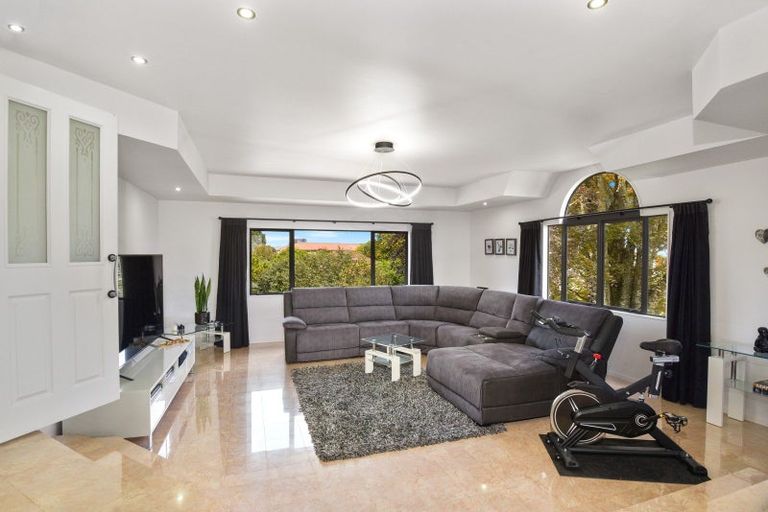 Photo of property in 4 Tupara Crescent, Kawaha Point, Rotorua, 3010