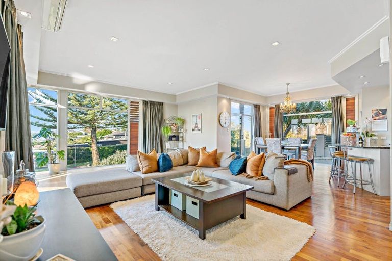 Photo of property in 154 Sandspit Road, Shelly Park, Auckland, 2014