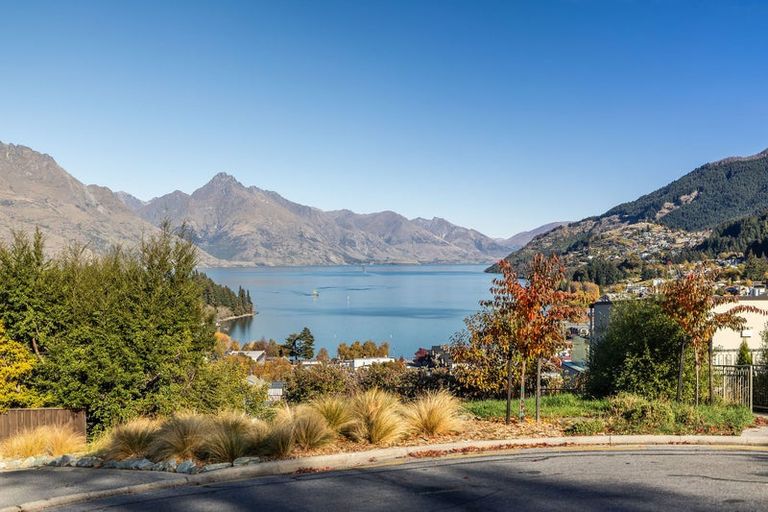 Photo of property in 41 Hallenstein Street, Queenstown, 9300