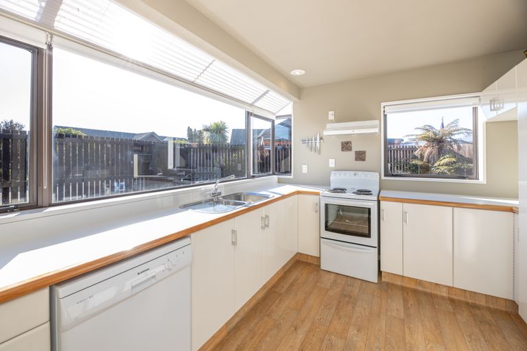 Photo of property in 45 Munro Street, Redwood, Christchurch, 8051