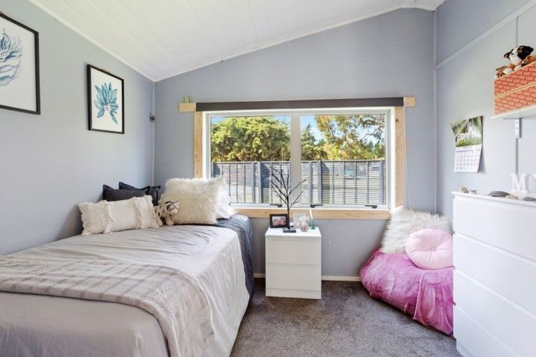 Photo of property in 16 Penfold Square, Leithfield, 7481