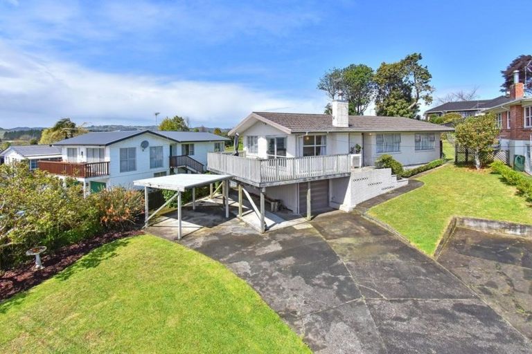 Photo of property in 15 Rembrandt Place, Opaheke, Papakura, 2113