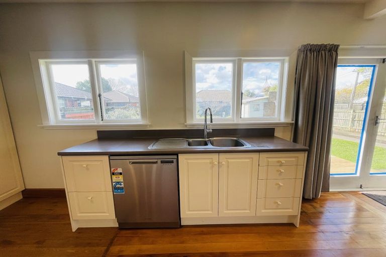 Photo of property in 14 Goldsmith Place, Waltham, Christchurch, 8023