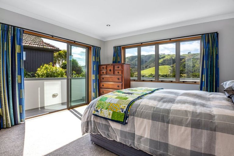 Photo of property in 4 Haunui Road, Pukerua Bay, 5026