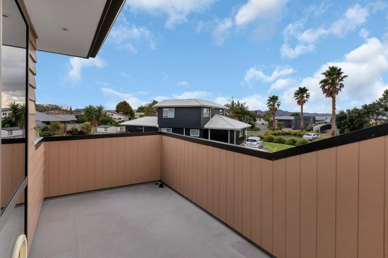 Photo of property in 5 Aarts Place, One Tree Point, 0118